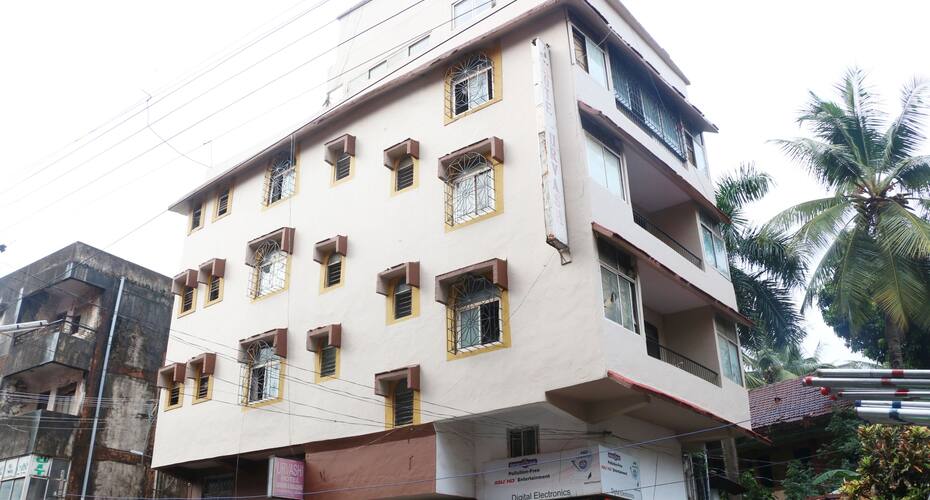 Hotel Urvashi Lodging N Boarding, Goa 1